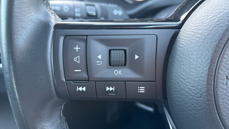 Nissan Qashqai 1.3 DiG-T MH Acenta Premium 5dr Petrol Hatchback